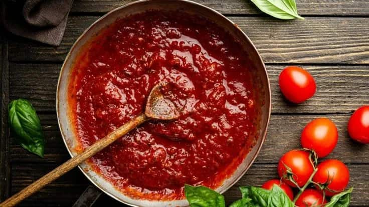 تصویر 3 از رب گوجه فرنگی قرمز با شدت رنگ بالا و مناسب ایجاد جلوه غنی در غذا